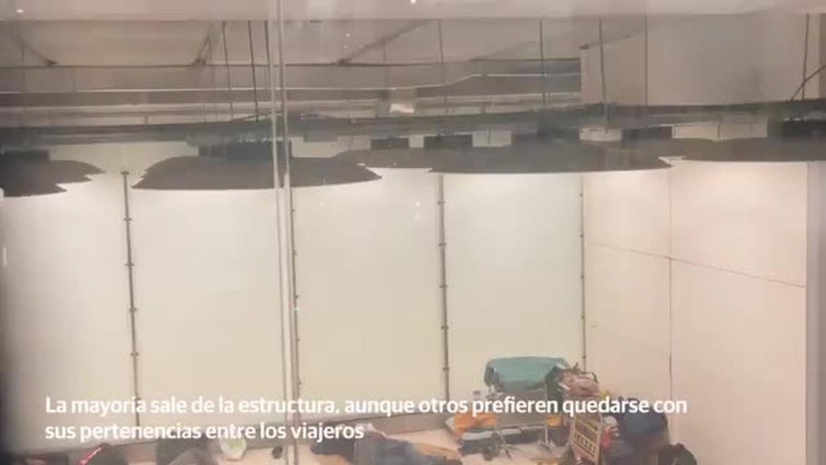 Más de 400 personas sin techo pasan la noche en Barajas