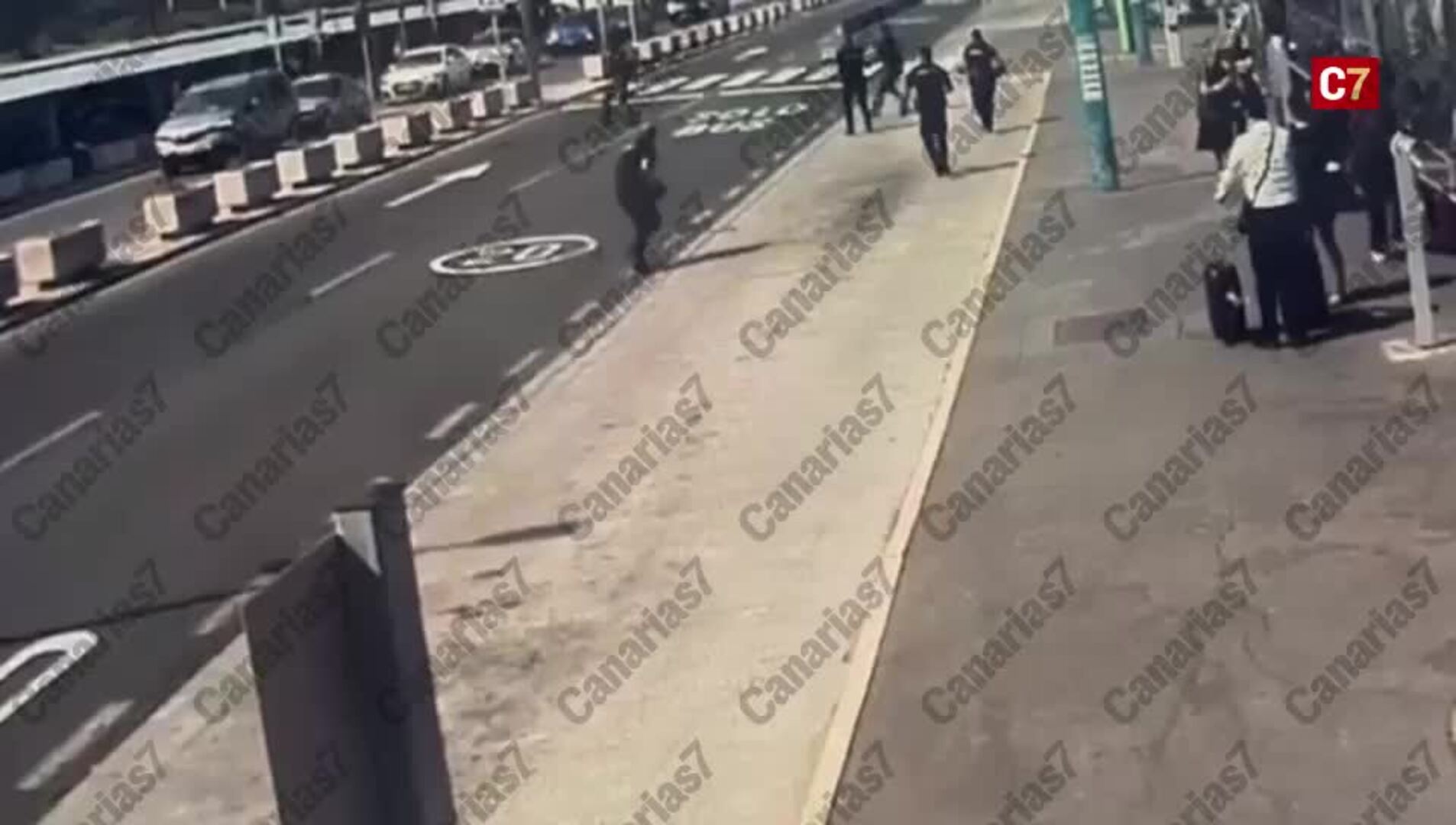El vídeo del tiroteo en el aeropuerto de Gran Canaria en el que murió el joven migrante: tenía billete para volver a Gambia el día 22