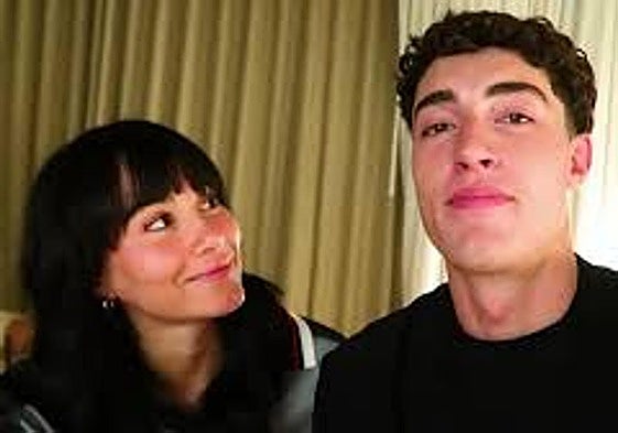 Aitana y Plex, en el vídeo del youtuber.