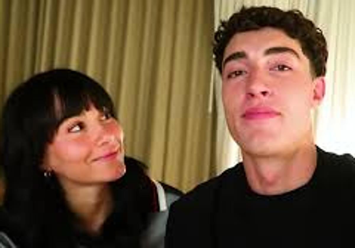 Aitana y Plex, en el vídeo del youtuber.