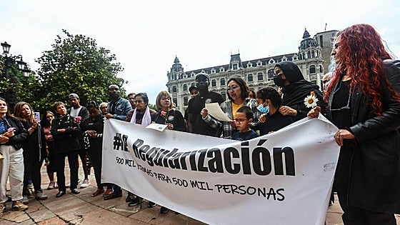 El Gobierno busca apoyos en el Congreso para la regularización de 500.000 inmigrantes