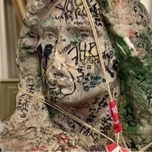 Busto de Jimm Morrison descubierto por la policía francesa.