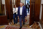 El secretario de Organización del PSOE, Santos Cerdán, en los pasillos del Congreso