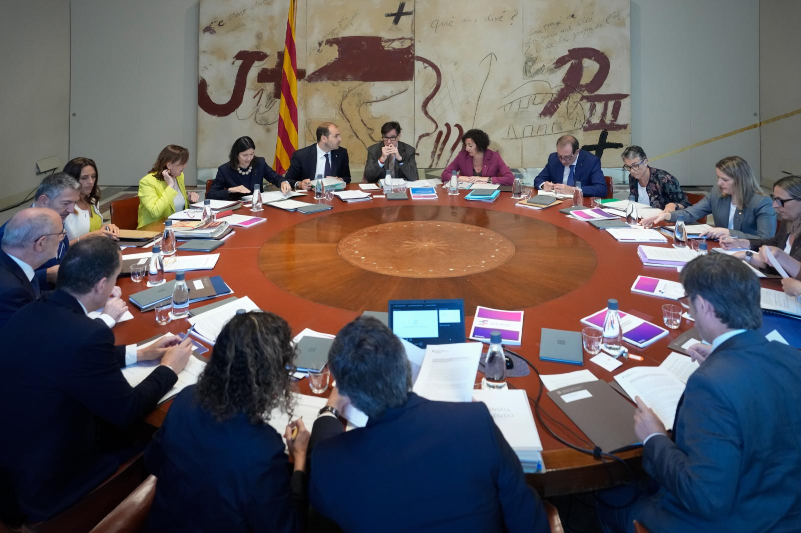 El presidente de Cataluña, Salvador Illa encabezó ayer la reunión del Govern