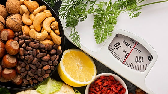 Acelera el metabolismo y pierde peso sin pasar hambre con estos 5 tentempiés nocturnos