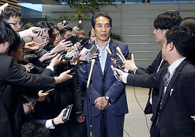 Taku Eto comparece tras la polémica.