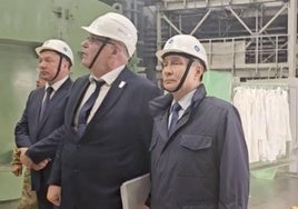 El presidente ruso, Vladímir Putin, recorrió el martes la central nuclear de Kursk durante su visita a la región.