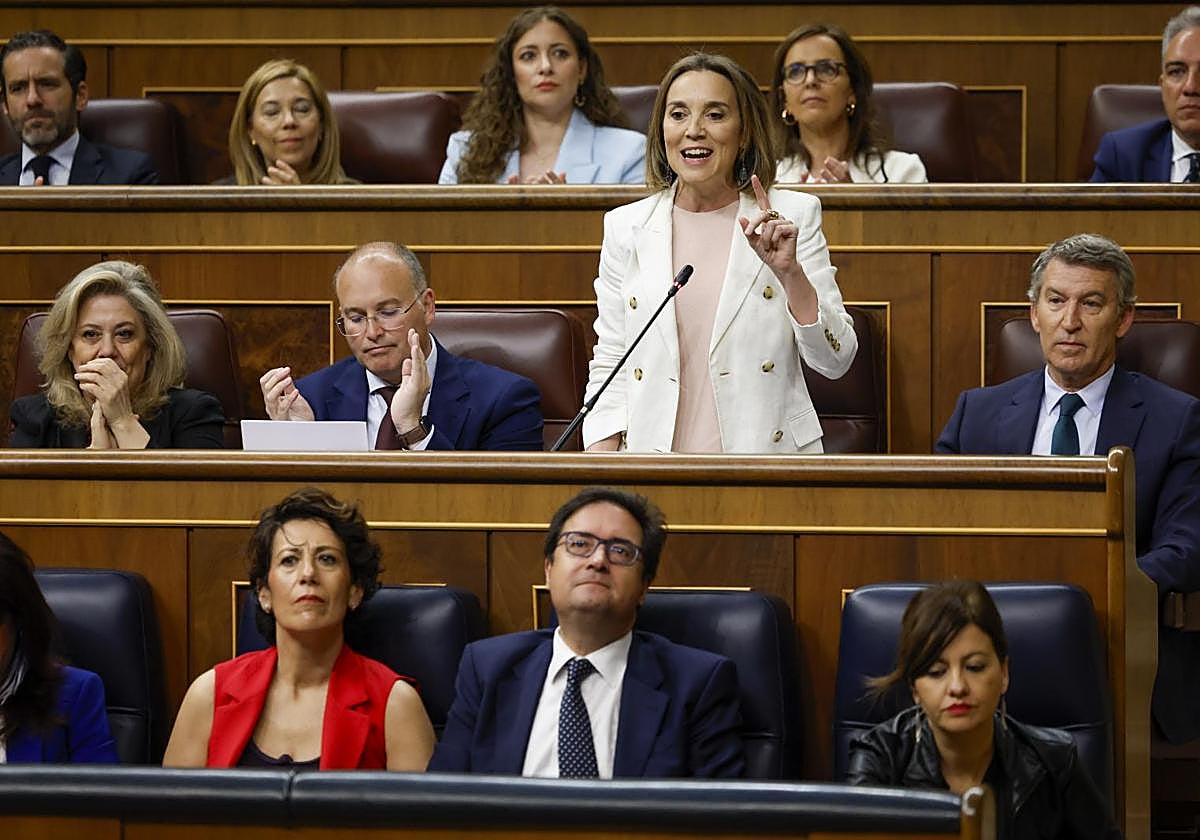 La secretaria general del PP, Cuca Gamarra, en el Congreso de los Diputados
