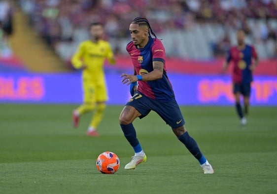 Raphinha renueva con el Barça hasta 2028