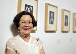La fotógrafa mexicana Graciela Iturbide, en su exposición «Graciela Iturbide. Retrospectiva 1969-2008» en 2011