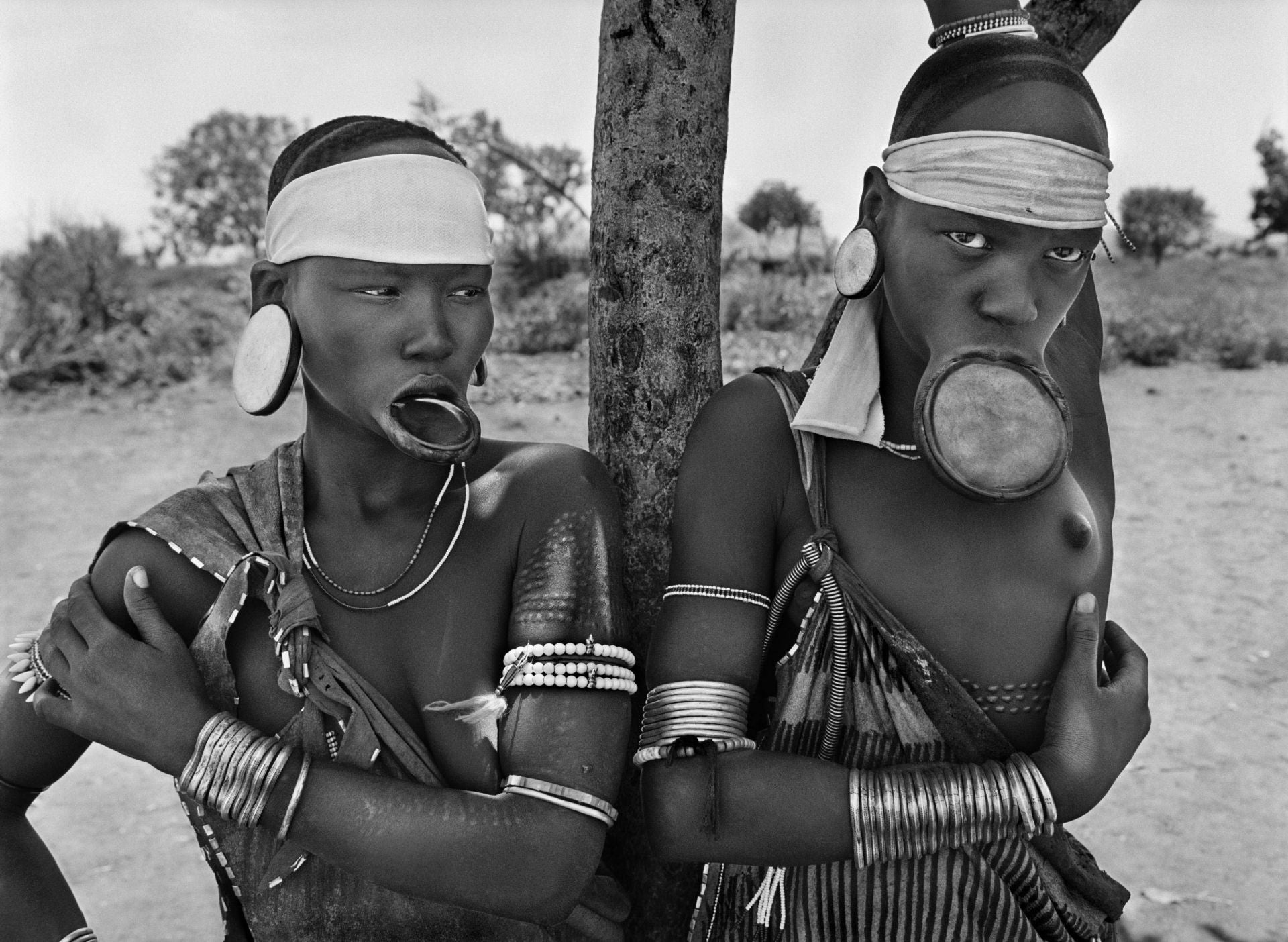 Las fotografías de esta exhibición recojen el trabajo realizado durante ocho años en una treintena de viajes alrededor del mundo.