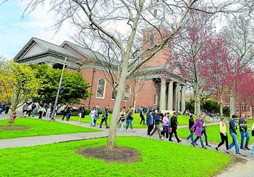 Una jueza paraliza el veto de Trump a los alumnos internacionales de Harvard