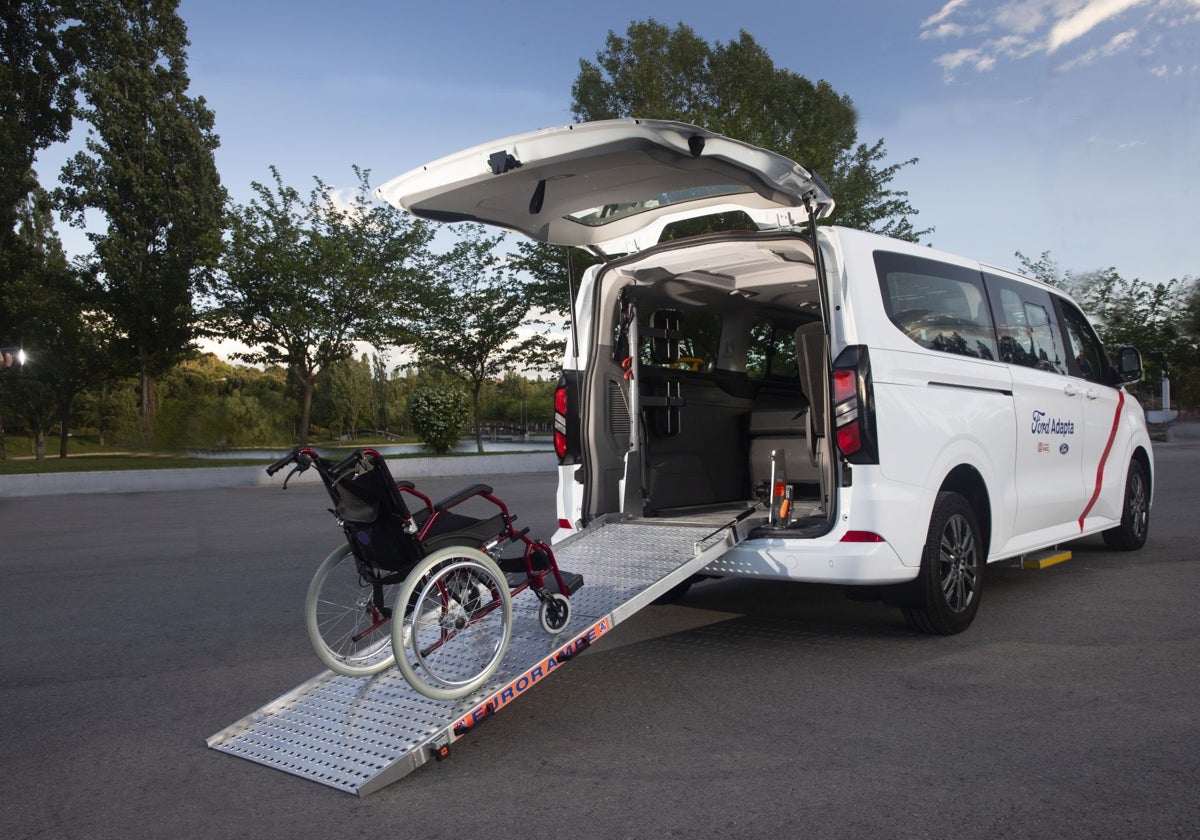 The new Ford Tourneo Custom adapted by Rehatrans.