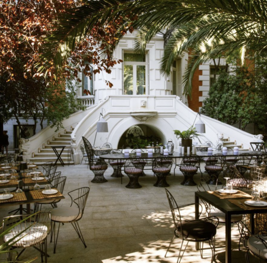 Los restaurantes secretos que los madrileños no quieren que conozcas son preciosos y están en patios particulares
