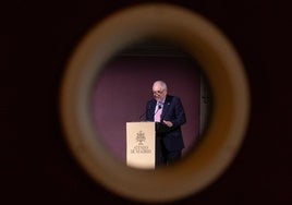 El presidente del TC, Cándido-Conde-Pumpido, en un acto en el Ateneo de Madrid.
