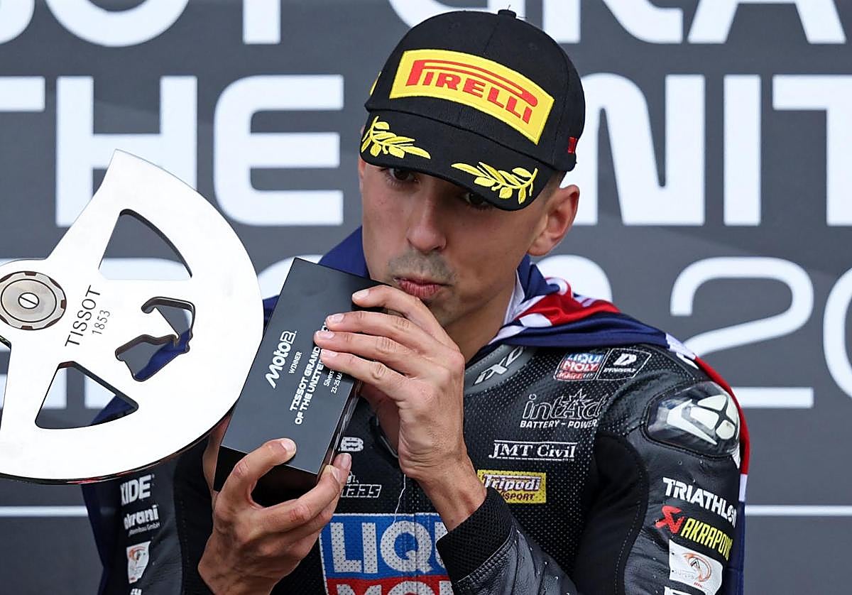 El australiano Senna Agius dominó en la carrera de la categoría intermedia en Silverstone.