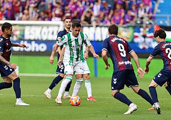El Eibar se despide de su afición con una goleada al Córdoba