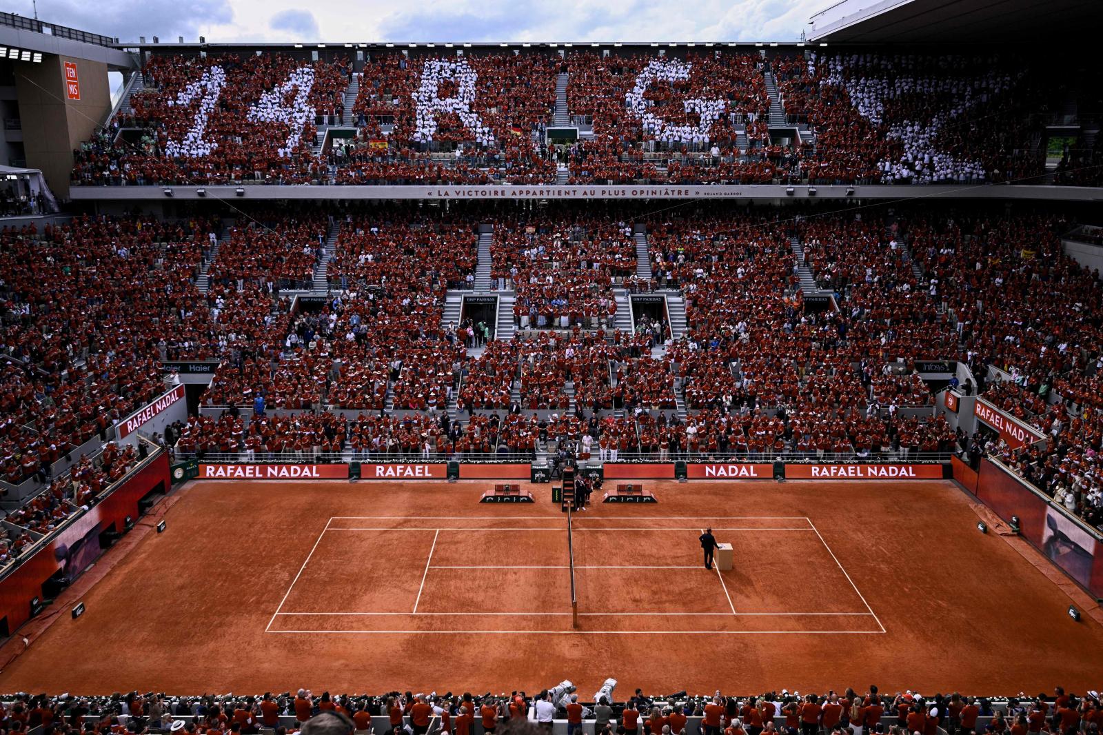 Aspecto de la grada de la Philippe Chatrier, durante el emotivo acto.