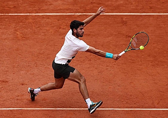 Así hemos narrado el plácido debut de Alcaraz en Roland Garros