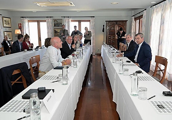 Eurodiputados se reúnen con Fernando Clavijo, presidente de Canarias