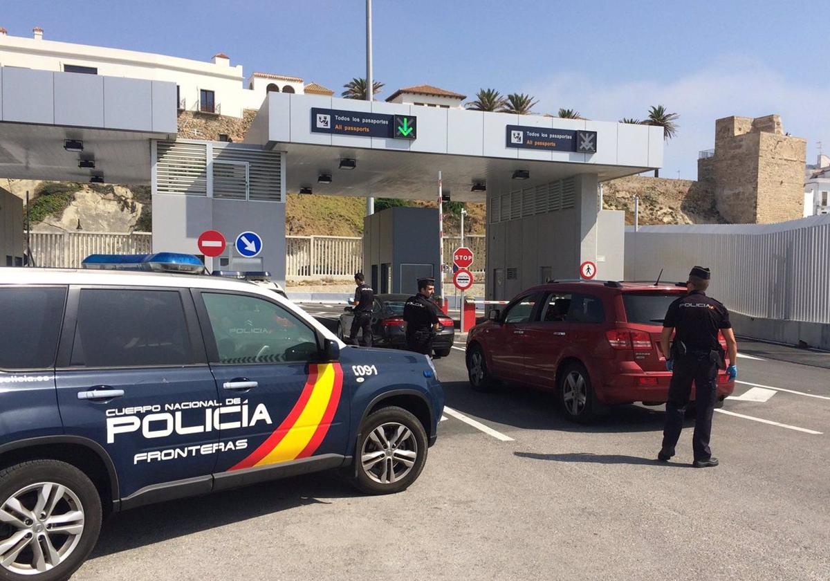 Detenido en tarifa un matrimonio acusado de secuestrar a sus tres hijos en holanda | las provincias