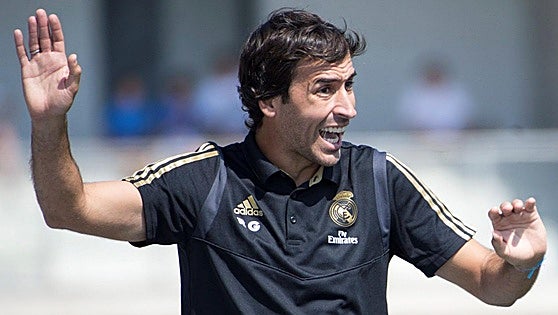 Raúl abandona el Real Madrid