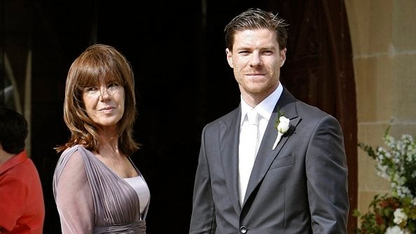 Así es la familia de Xabi Alonso: un padre futbolista, un hermano árbitro y una madre típica vasca