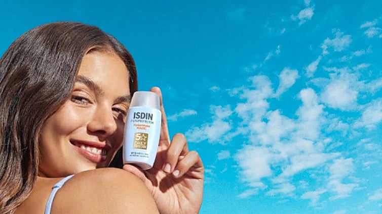 Protege tu cara del sol con ISDIN Fusion Water MAGIC SPF 50: ligera y eficaz