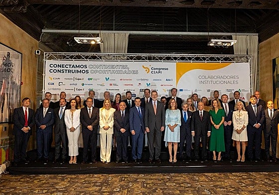 El Rey Felipe VI ha recibido una delegación de empresarios iberoamericanos en Granada