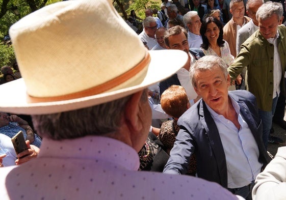 Feijóo engrasa la maquinaria ante el desgaste de Sánchez y ambiciona 10 millones de votos