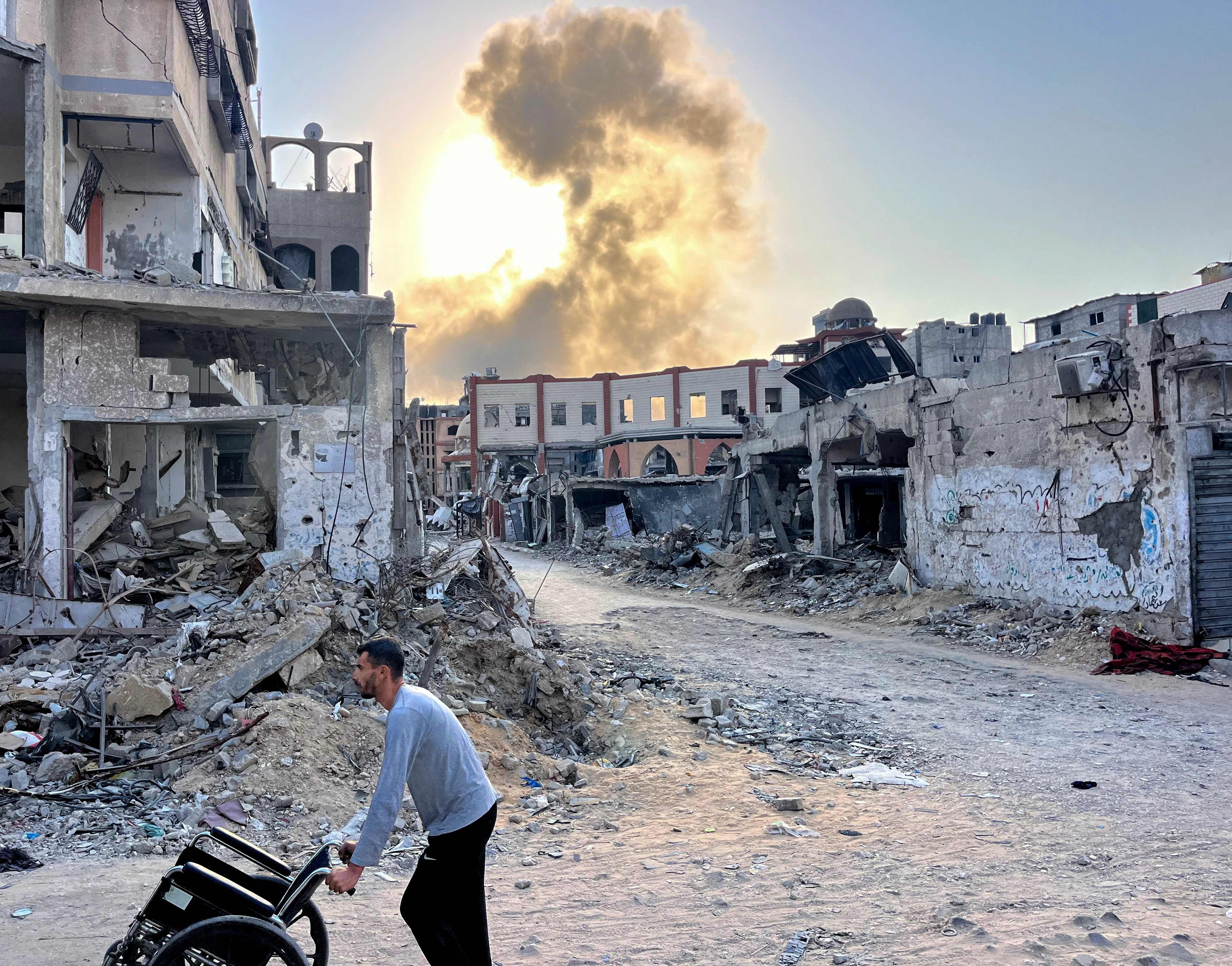 Al menos 30 muertos en un ataque israelí contra un puesto de recogida de ayuda humanitaria en rafah | la verdad