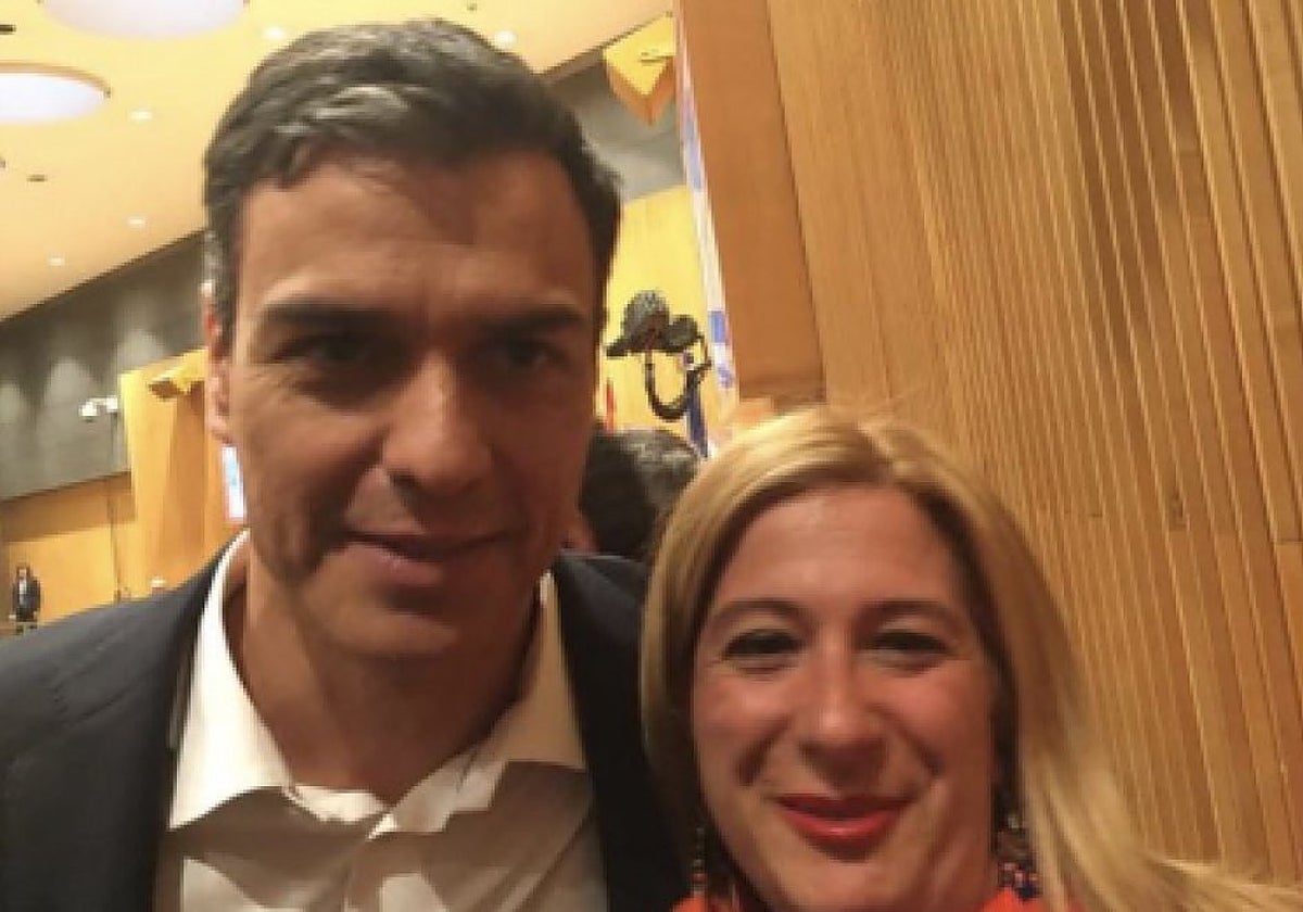 La presunta fontanera de Ferraz, Leire Díez, con Pedro Sánchez