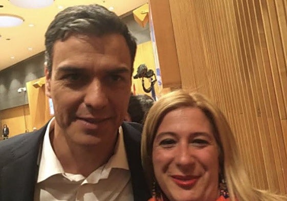 La presunta fontanera de Ferraz, Leire Díez, con Pedro Sánchez