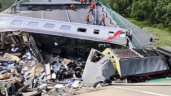 Rusia investiga como terrorismo el colapso de dos puentes que ha causado 7 muertos y casi 70 heridos