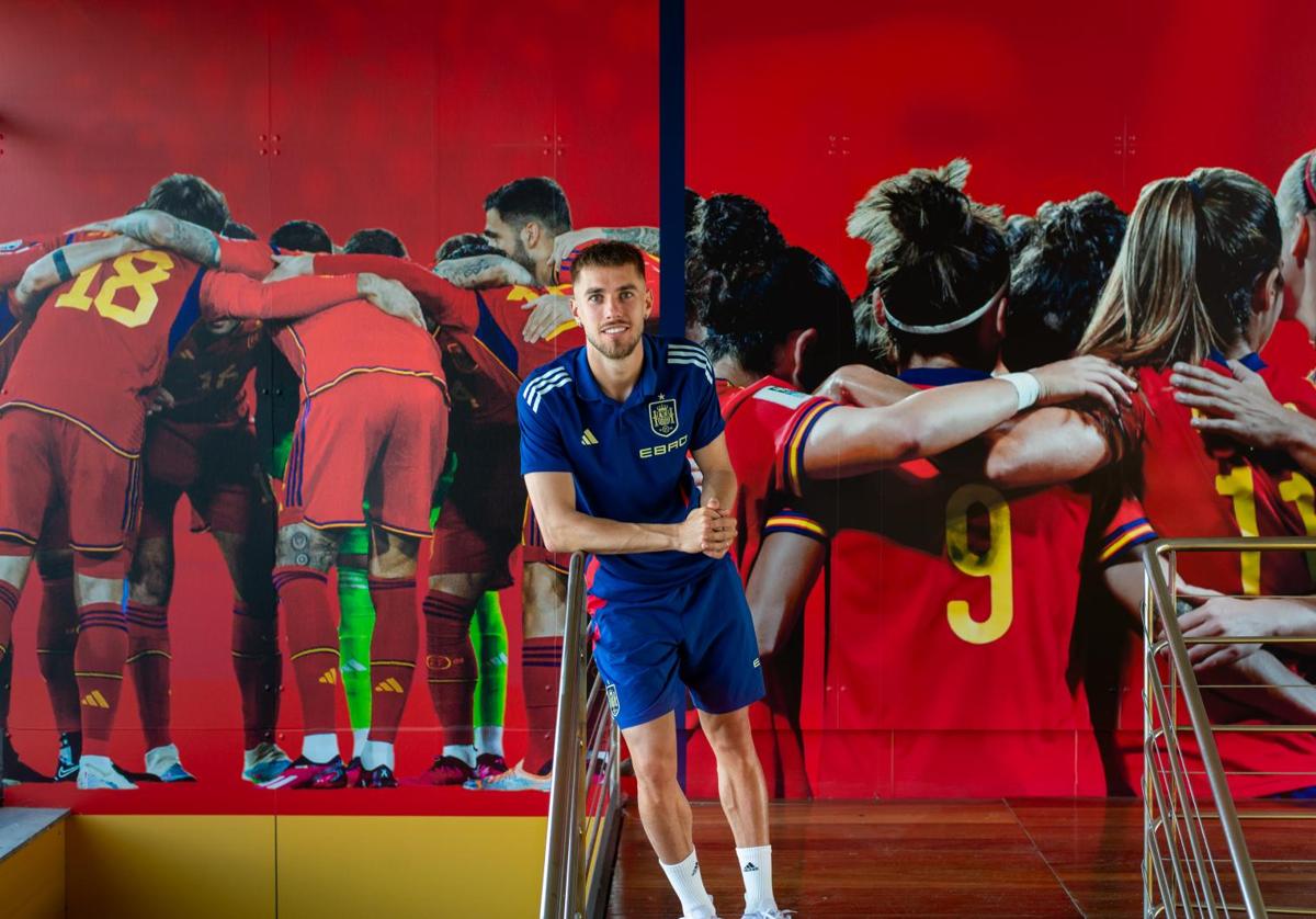Óscar Mingueza, en la Ciudad del Fútbol de Las Rozas.