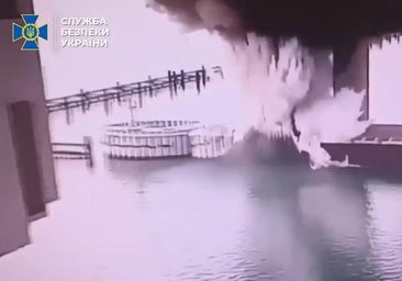 Ucrania golpea otra vez a Rusia al atacar el puente de Crimea