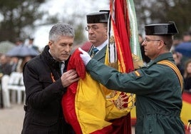 Fernando Grande-Marlaska durante una jura de bandera en la academia de Baeza de la Guardia Civil