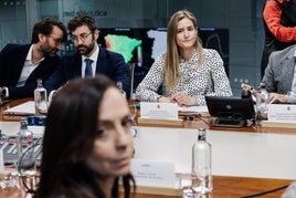 Beatriz Corredor y Sara Aagesen en una de los comités de crisis por el apagón del 28 de abril.