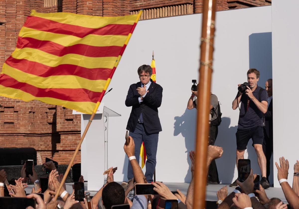 «Nos rebelamos contra la engañifa del 'procés'»