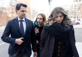 Alberto González Amador entra en los juzgados de Madrid.