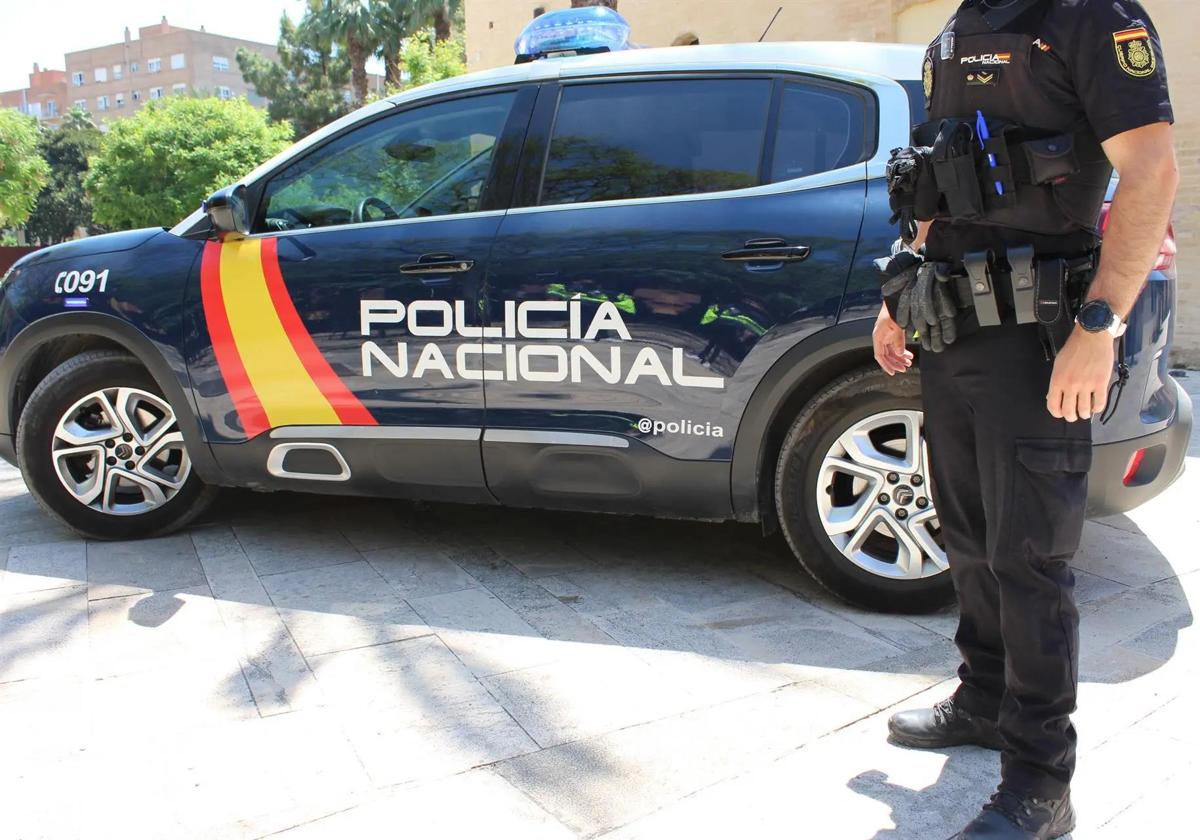 Detienen a un hombre por agredir sexualmente a su nieta durante años y a su mujer por encubrirlo