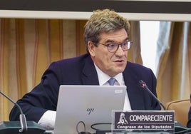 El gobernador del BAnco de España en su comparecencia en el Congreso.