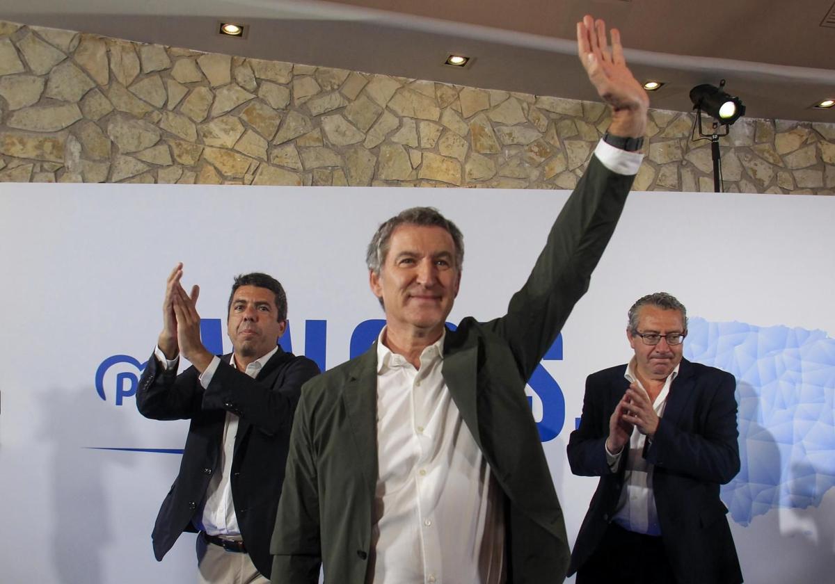 Feijóo acusa al fiscal general de «delinquir» siguiendo órdenes de Moncloa