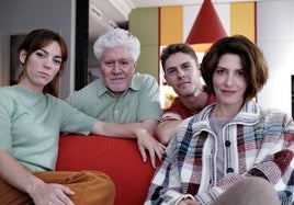 Vicky Luengo, Pedro Almodóvar, Patrick Criado y Bárbara Lennie.