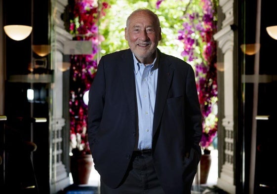 Joseph Stiglitz durante la entrevista en un hotel de Madrid