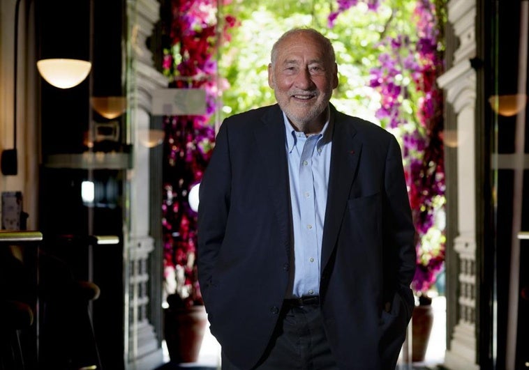Joseph Stiglitz durante la entrevista en un hotel de Madrid