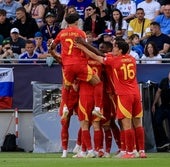 La Rojita sufre para hacer los deberes en su debut ante la anfitriona