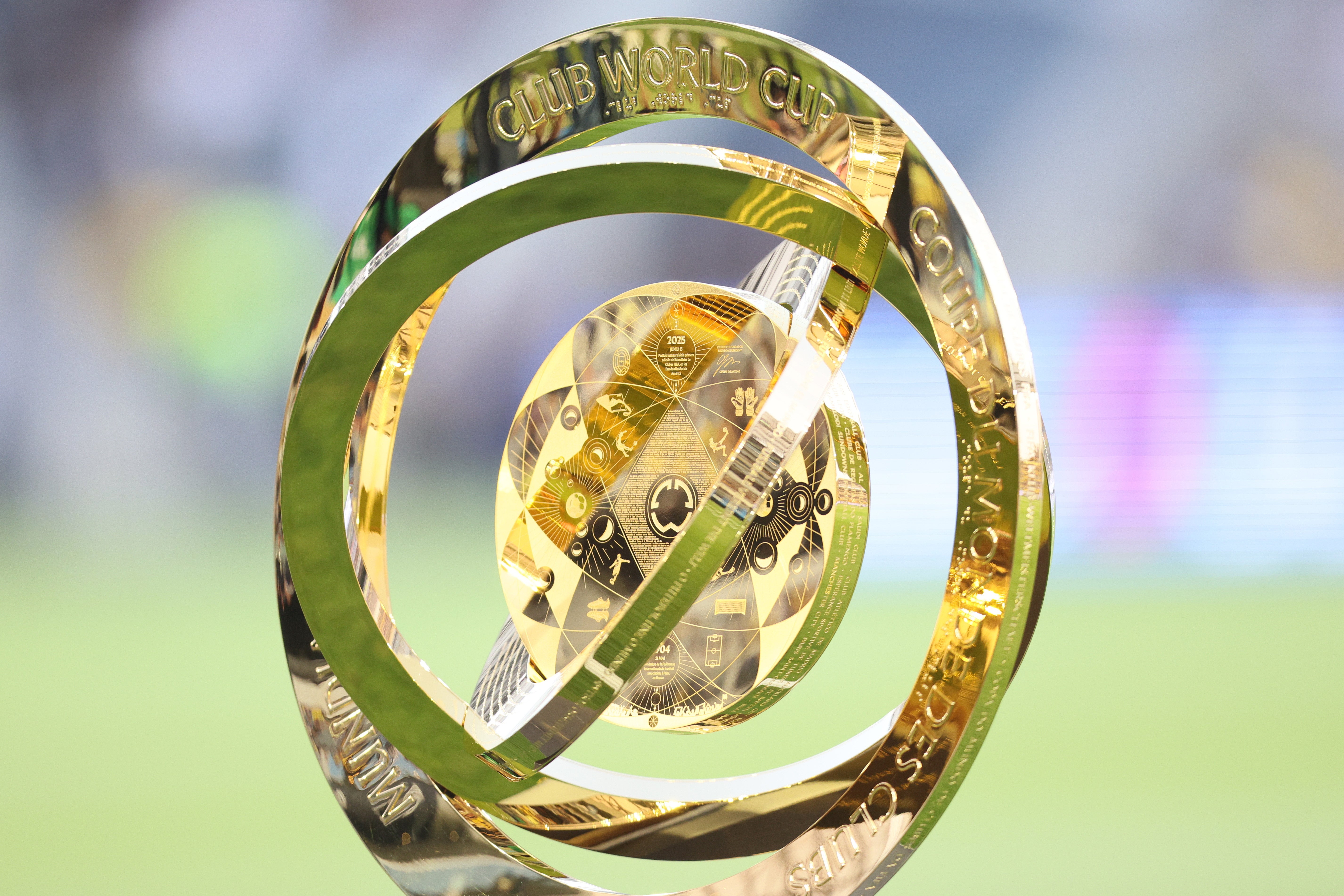 El trofeo de la Copa del Mundo de Clubes FIFA.