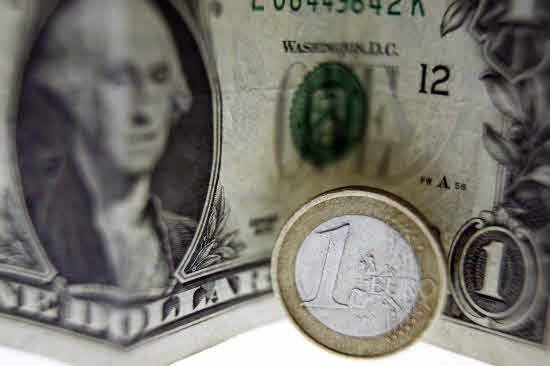 El dólar se hunde a mínimos de 2021 y deja a la zona euro bajo la presión de una moneda fuerte