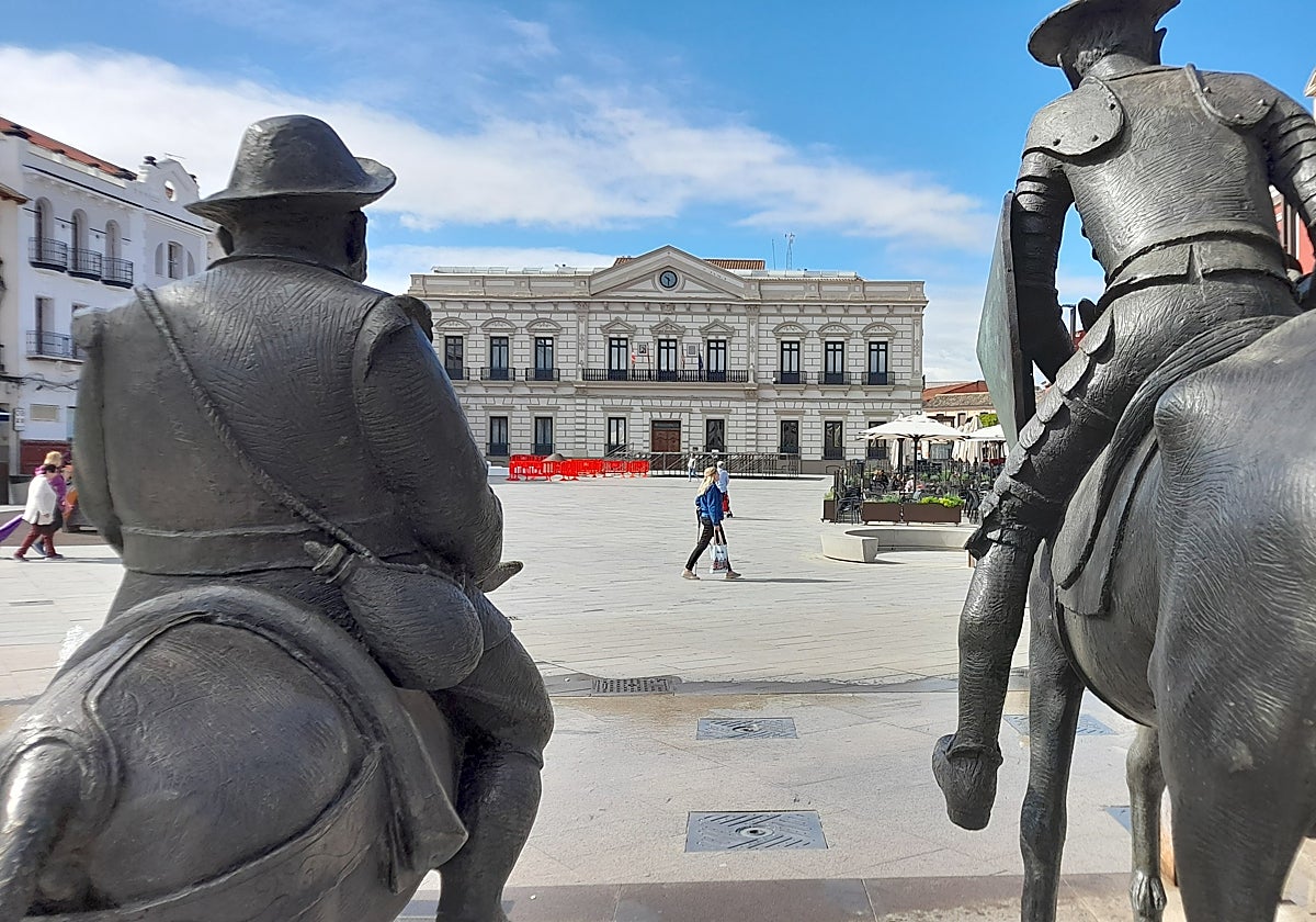 Monumento a Don Quijote y Sancho Panza, en Alcázar de San Juan (Ciudad Real).